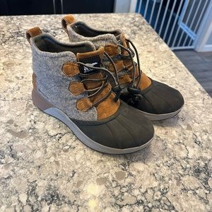 Sorel Youth Out N About Classic Boot Youth Size 6